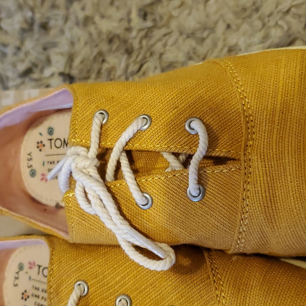 Toms